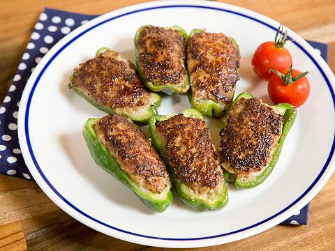 るごとピーマンの肉詰め照り焼き