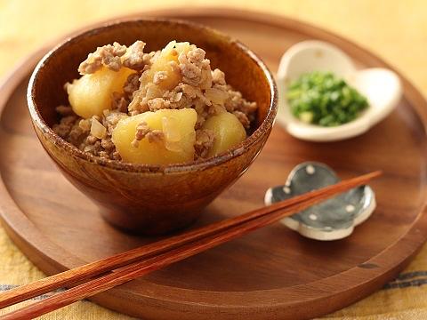 じゃがいもとひき肉のバターしょうゆ煮