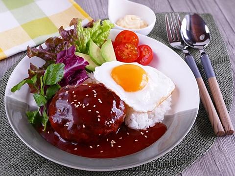 厚揚げバーグでヘルシーなロコモコ丼