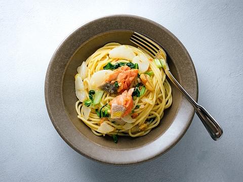 鮭とかぶのだしつゆ風味パスタ