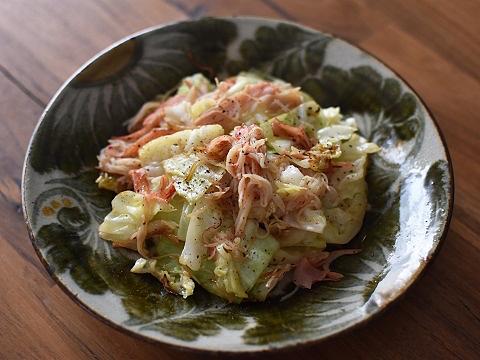 カニカマと春キャベツのバターぽん酢炒め