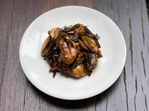 出汁がら昆布と牡蠣のしょうが煮