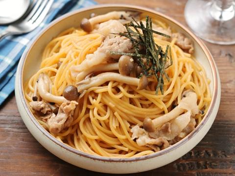 豚肉ときのこのバター醤油パスタ