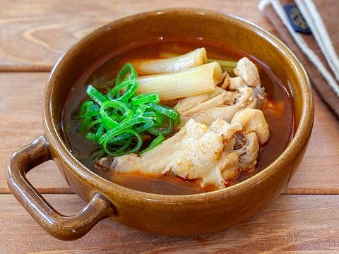 鶏手羽の韓国風スープ